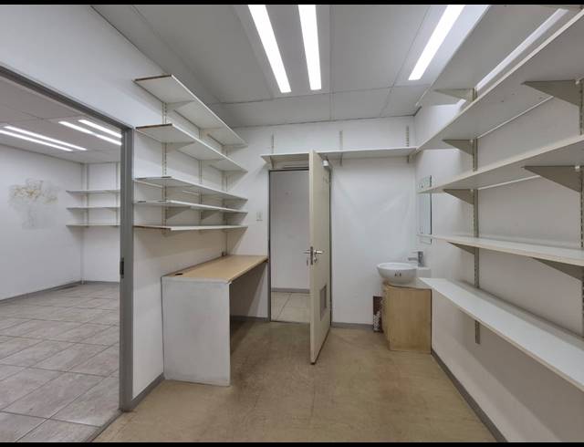 87M² OFFICE TO LET IN ROSEBANK